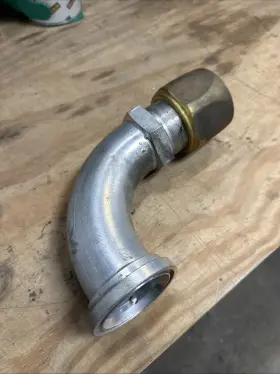 39-4779-40 AEROQUIP Hose End Fitting