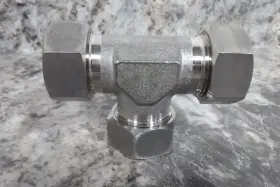 5713N52 BRAND NAME Compression Fitting Tubing Tee Connector