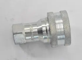 4HF4 DIXON Female Poppet Valve Fitting