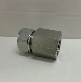 8CF8-316 GYROLOK / HOKE Connector Od Female Npt