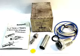 C7035A1023 HONEYWELL Flame Detector Nema Feet Leads