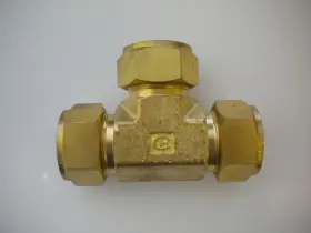 CTA-16-BRAS HY-LOK Tube Double Ferrule Compression Tee