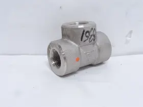 20YC06 INDUSTRY-STD Box Pipe Tee