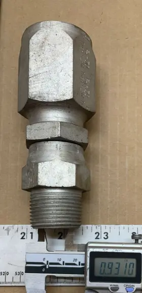 21330-16-16 PARKER Field Attachable Hydraulic Swivel Male Npt