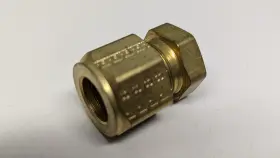 8-PNBZ-B PARKER Cpi Cap Fitting