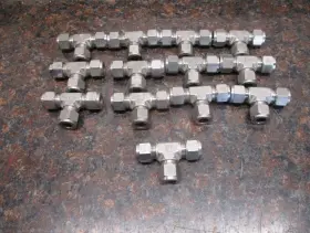 810-3 PARKER Steel Tee Jbz