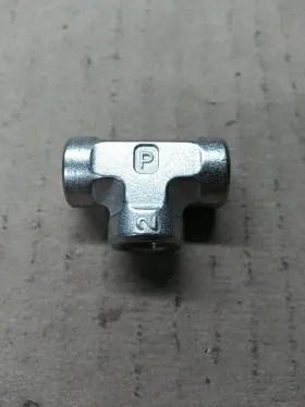 SS-5605-02-02-02 PARKER Npt Tee Steel Female Pipe