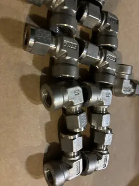 SS6DFE4 PARKER Tylok Compression Npt Female Elbow Connector