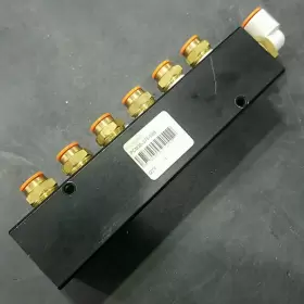 PCM30-375-06B POLYCONN Pneumatic Manifold Supply Port