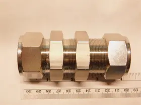 SBHU-16 SUPERLOK Steel Bulkhead Union