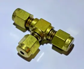 B-200-3 SWAGELOK Rass Tee Fitting Availiable