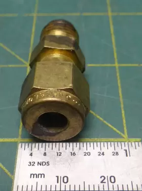 B-600-1-4ST SWAGELOK Connector Tube Fitting Male #3