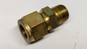 B-810-1-6 SWAGELOK Tube Npt Male Connector Fitting