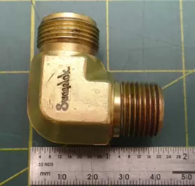 B-810-2-6 SWAGELOK Elbow Tube Od Male Npt Nut #3