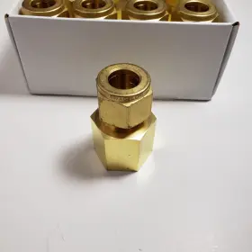 B-810-7-8 SWAGELOK Female Connector Box #2