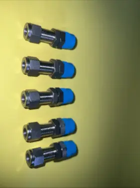 SS-600-11-4 SWAGELOK Head Connector Tube Mpt Box