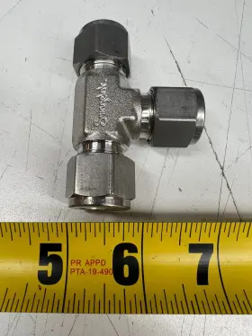 SS-800-3 SWAGELOK Compression Tube Fitting Union Tee Steel #2