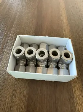 SS-810-3BT SWAGELOK Steel Compression Tee Fittings Pack
