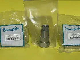 Swagelok Ss-qtm8a-d-1610 Lot Of 3 Quick Connect X 1 Inch Compression New/unused