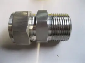H3772 TUBEFIT Tube Fitting Male Npt