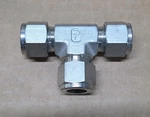 Parker 8et8-316 Compression Fitting Stainless Steel 1/2" A-lok 316 Ss 8-8-8. Fixed Price $21.00.
