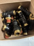 (10ea) Parker Vs372ptcr-6-6 Push-to-connect , Male Branch Tee Swivel 3/8" Od. Fixed Price $99.99.