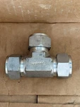 New Open Box Swagelok Stainless Steel Union Tee Fitting 3/4" Od Tube Ss-1210-3. Fixed Price $30.00.