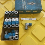 (17) Swagelok S-600-2-6 / S60026 New Old Stock. Fixed Price $250.00.