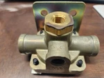 Haldex Midland Kn32041 Quick Release W/2 Way Check Valve. Fixed Price $58.00.