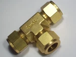1 - Swagelok Brass Union Tee Fitting, 5/8" Od Tube, B-1010-3. Fixed Price $25.89.