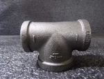 B&k Mueller Black Pipe Reducing Tee, Size 1 X 1-1/4", Class 150(g). Fixed Price $10.00.